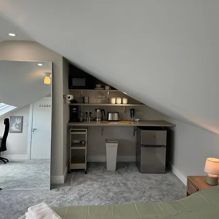 Coastal Skylight בית הארחה *